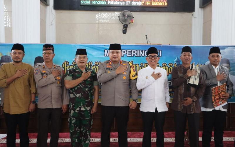 Kapolres Kepahiang Laksanakan Jumat Curhat Bersama Bupati Kepahiang Guna Tingkatkan Kinerja Kepolisian di Kabupaten 