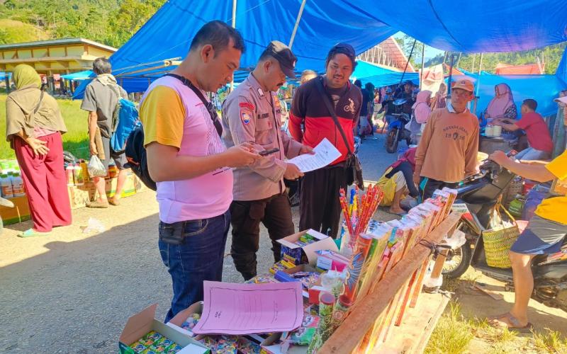 Ops Pekat Nala, Polres Kaur Lakukan Pengecekan dan Monitoring Peredaran Kembang Api Diwilkum  