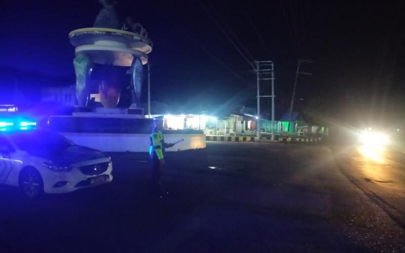 Sat Lantas Polres Kaur Patroli di Depan Masjid As-Sholihun