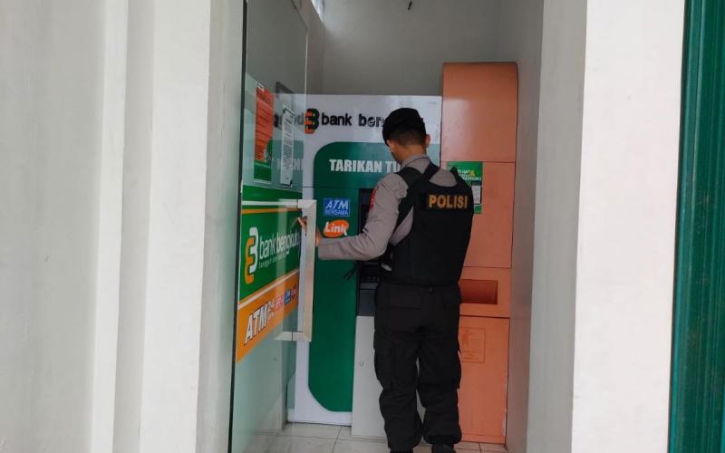 Pantau dan Cek Kamtibmas Seputaran ATM, Sat Sampata Polres Kaur Gelar Patroli  