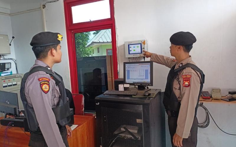 Pastikan Ketersedian BBM Aman, Personel SatSamapta Polres Mukomuko Cek SPBU 