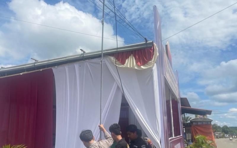 Polres Mukomuko Pasang Alat Komunikasi di Titik Lokasi Pos Pam dan Pos Yan 