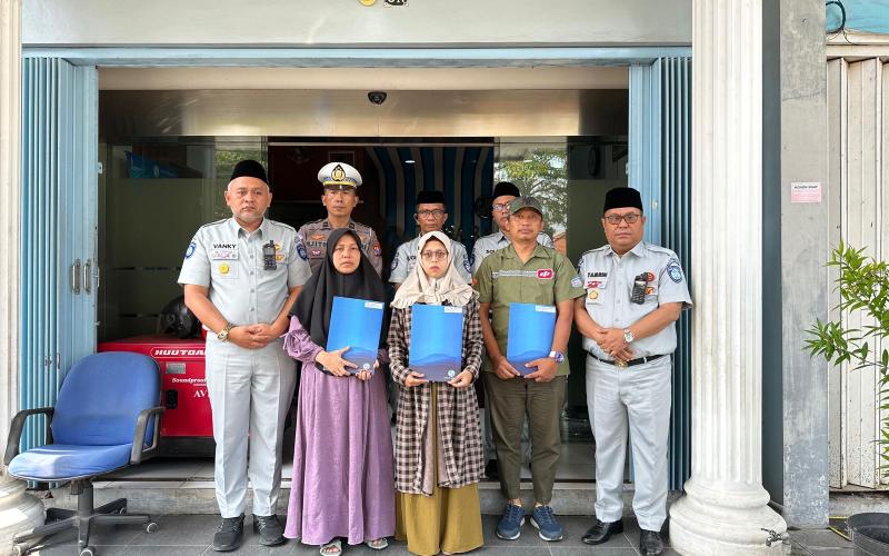 Jasa Raharja Serahkan Santunan Korban Kecelakaan di KM 370 A Tol Batang - Semarang