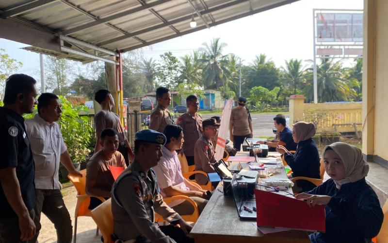 Pastikan Kondisi Personel Sehat, Sie Dokkes Polres Kaur Bekerjasama dengan Biddokes Polda Gelar Rikkes Berkala 