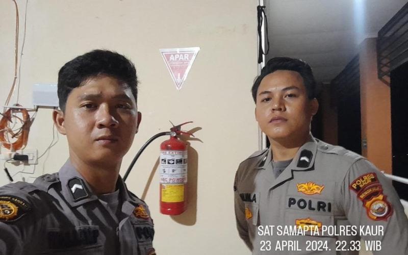 Pengamanan di Kantor Bawaslu, Personel Polres Kaur Antisipasi Gangguan Kamtibmas 