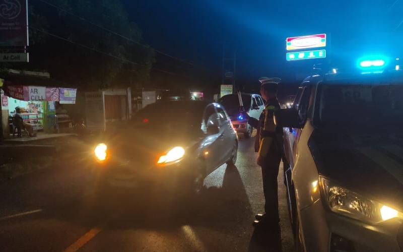 Jaga Keamanan dan Kelancaran Lalin, Polres Kaur Patroli Blue Light 