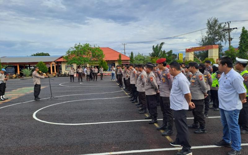Polres Kaur Gelar Apel Persiapan Pengamanan Unjuk Rasa di Kantor PLN Bintuhan 