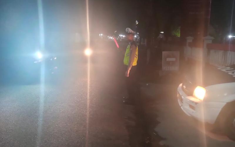 Jaga Kelancaran Arus Lalu Lintas, Sat Lantas Polres Kaur patroli Blue Light