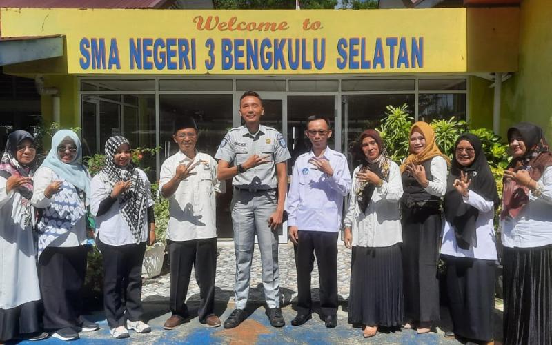 Jasa Raharja Sosialisasi  Kepada Pengajar Peduli Keselamatan Lalu Lintas (PPKL) di SMAN 3 Bengkulu Selatan