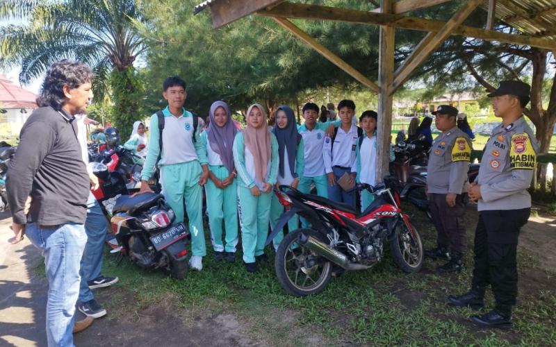 Sat Binmas Polres Kaur Laksanaan Kegiatan Penyuluhan dan Sosialisasi di SMAN 1 Kaur