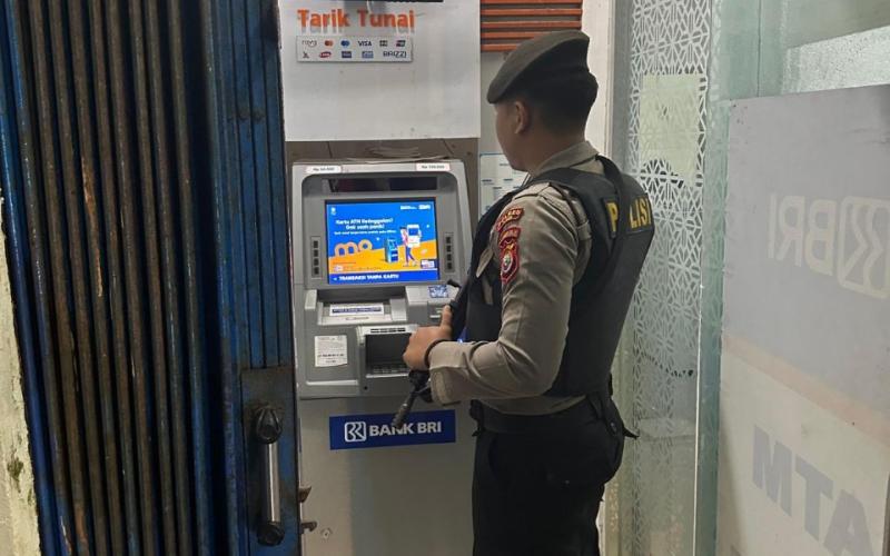 Patroli, Personel Sat Samapta Polres Kaur Lakukan Pengecekan Obyek Vital 