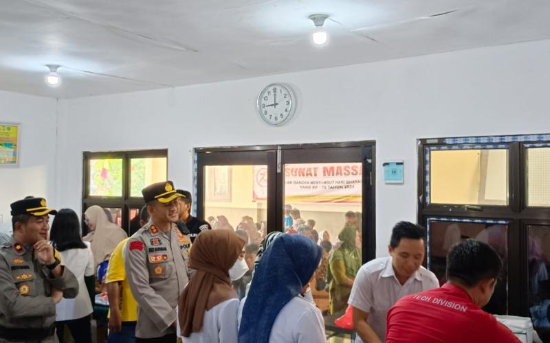 Polres Kaur Gelar Sunat Masal Dalam Rangka Menyambut Hari Bhayangkara Yang Ke-78 Tahun 2024