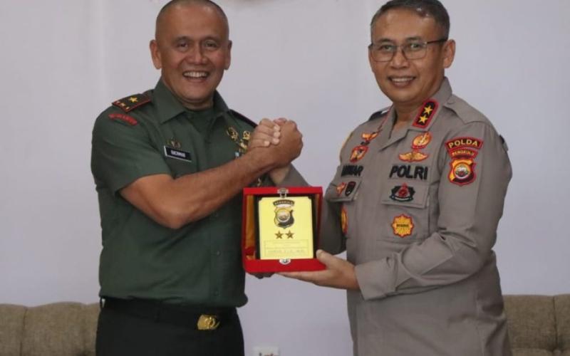Perkuat Sinergitas, Kapolda Bengkulu Silaturahmi ke Korem 041/GAMAS