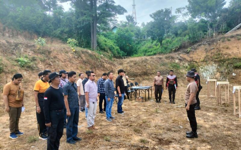 Asah Kemampuan, Polres Kaur Latihan Rutin Menembak