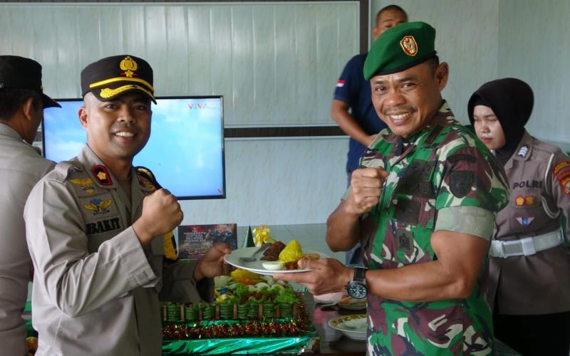 Grebek Mako Kodim 0428 Mukomuko, Polres Mukomuko Berikan Kejutan di HUT Ke-79
