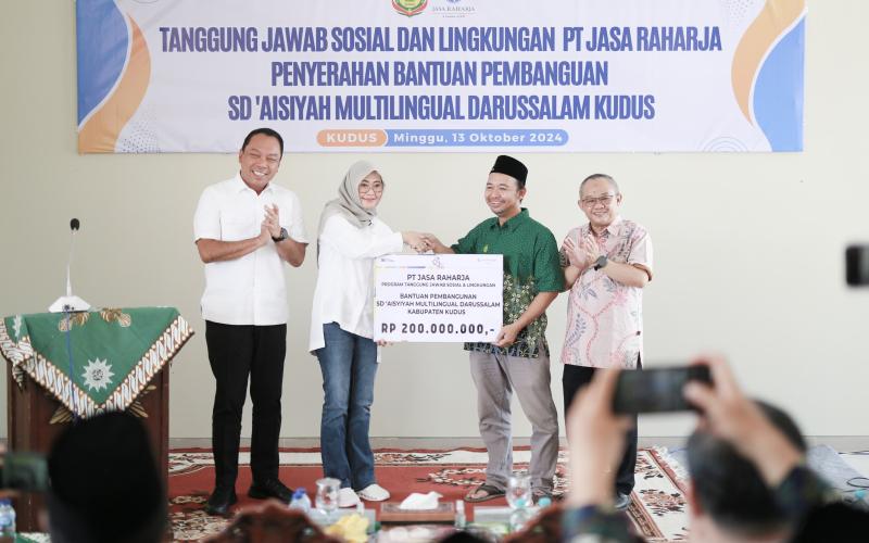 Dukung Pembangunan Bangsa, Jasa Raharja Serahkan Bantuan untuk Pembangunan SD Aisyiyah Multilingual Darussalam Kudus