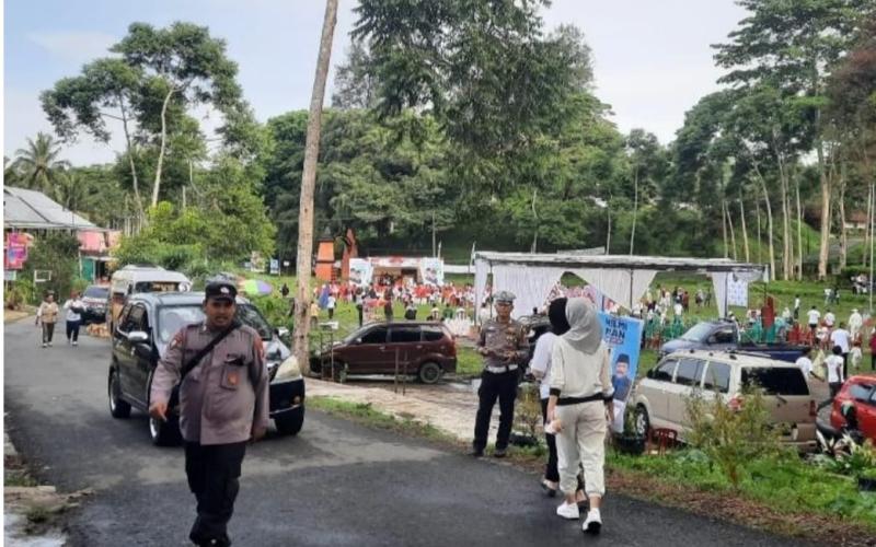 Puluhan Personil Polres Kepahiang Amankan Kegiatan Kampanye  Paslon Cabup dan Cawabup Kepahiang