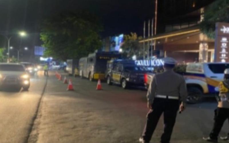 Personel Satgas Kamsetibcarlantas Polresta Bengkulu Lakukan Pengamanan dan Pengaturan Lalin Debat Paslon Bupati dan Wakil Bupati Bengkulu Tengah