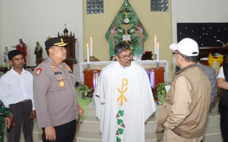 Kapolres Kepahiang dan Forkopimda Pantau Keamanan Malam Natal 2024