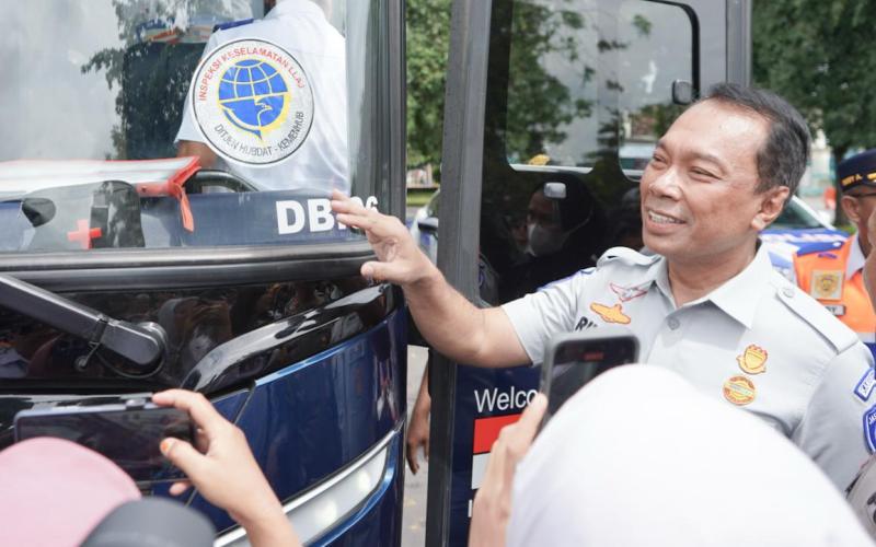 Cegah Kecelakaan Lalu Lintas, Dirut Jasa Raharja Dampingi Wamenhub Sidak Kelaikan Bus Pariwisata di Prambanan