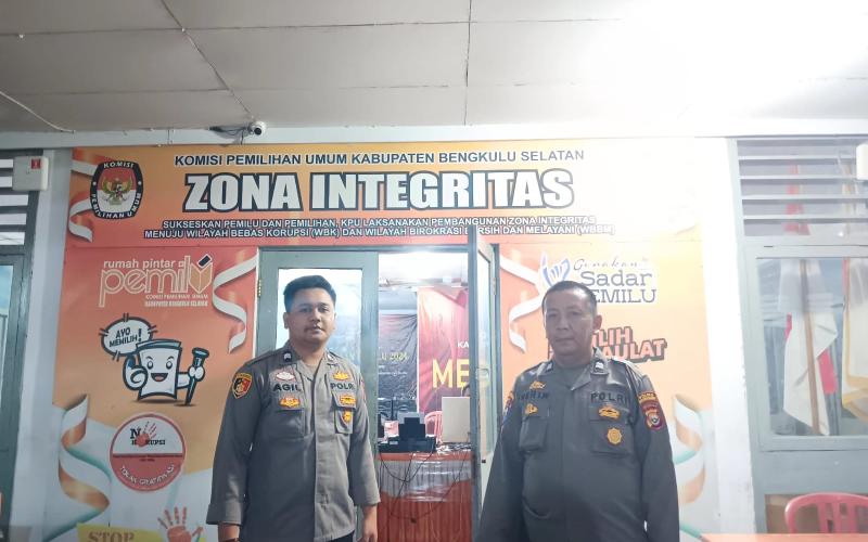 Polres Bengkulu Selatan Siagakan Personil PAM, Perketat Pengamanan Kantor KPU BS Pasca Pilkada 2024