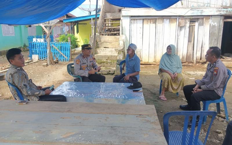 Kapolsek Kedurang Ilir Kunjungi Purnawirawan Polri, Berikan Kabar Bantuan Rehab Rumah