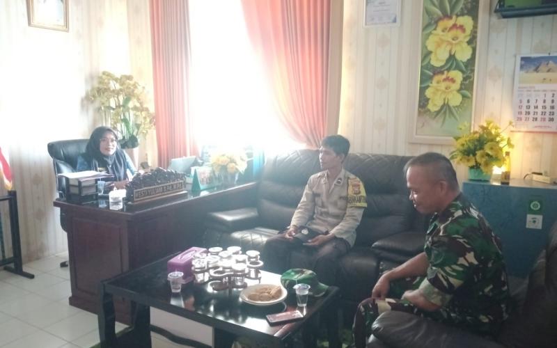 Polsek Kampung Melayu Sambangi SMA Negeri 11 untuk Jaga Ketertiban dan Kedisiplinan Siswa