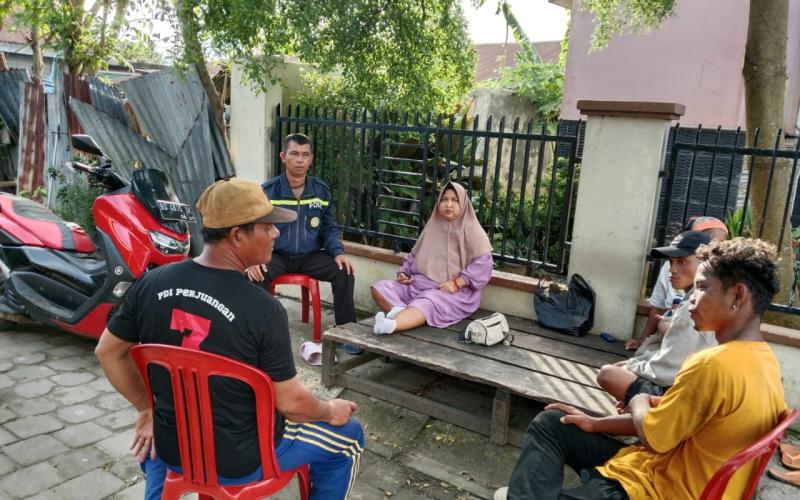 Polsek Kampung Melayu Jalin Kedekatan dengan Warga Kelurahan Sumber Jaya