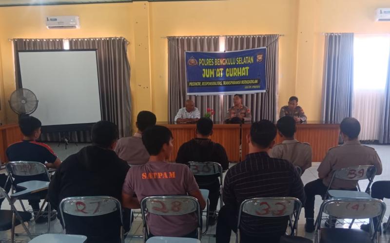 Sat Binmas Polres Bengkulu Selatan Gelar Jumat Curhat, Tampung Keluhan Warga Langsung