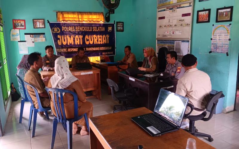 Sat Binmas Polres Bengkulu Selatan Gelar Jumat Curhat, Tampung Aspirasi Warga Desa Pagar Dewa