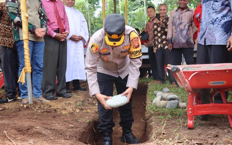 Peletakan Batu Pertama Pembangunan Gereja GKSBS di Bengkulu Selatan