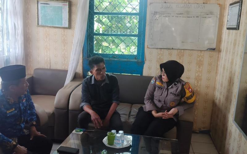 Bhabinkamtibmas Polsek Kampung Melayu Lakukan Kegiatan Sambang Dialogis