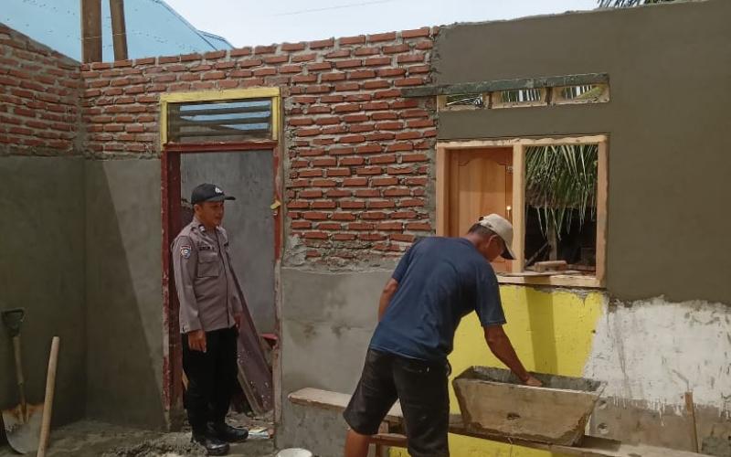 Sat Binmas Polres Bengkulu Selatan Cek Progres Rehab Rumah Purnawirawan Polri