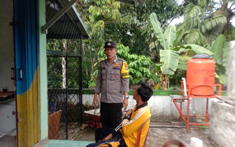 Bhabinkamtibmas Polres Bengkulu Selatan Laksanakan Sambang Kamtibmas untuk Jaga Keamanan Desa