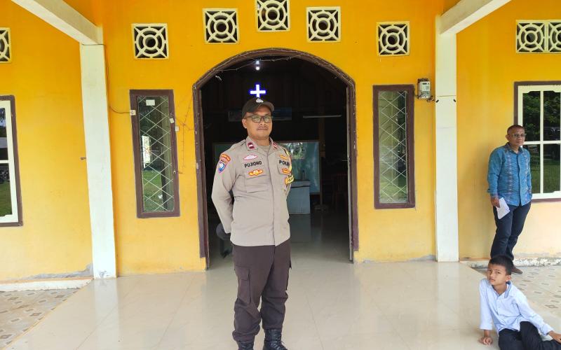 Polsek Kota Manna Pantau Kegiatan Ibadah Mingguan Umat Nasrani