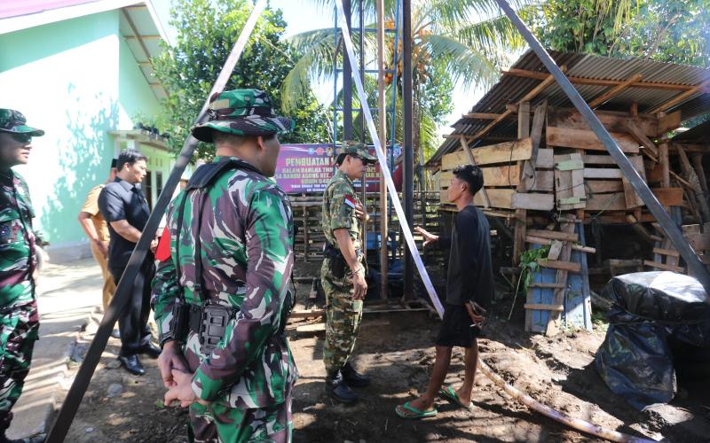 Kasiter Rem 041/Gamas Tinjau Langsung Pembuatan Sumur Bor