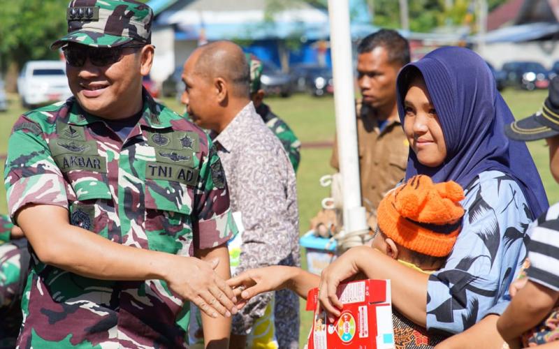 Kasiter Korem 041/Gamas Berikan Bantuan Stunting 