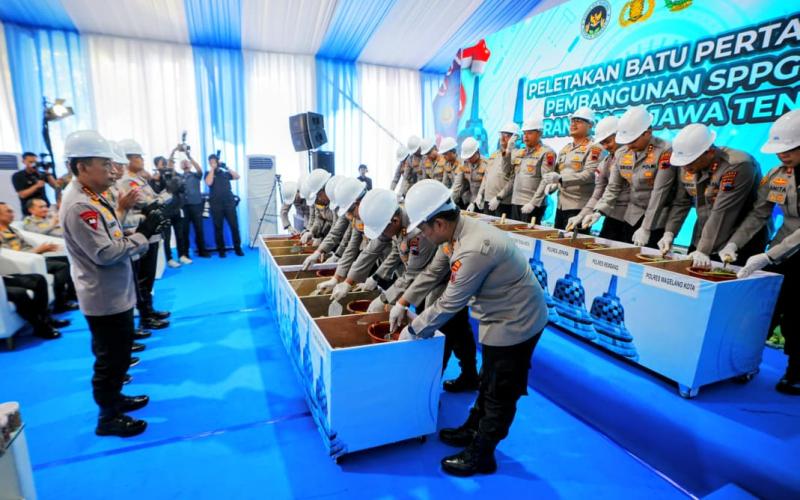 Kapolri Resmikan 32 SPPG dan Groundbreaking 27 SPPG Polri di Jateng, Terus Dukung Program MBG