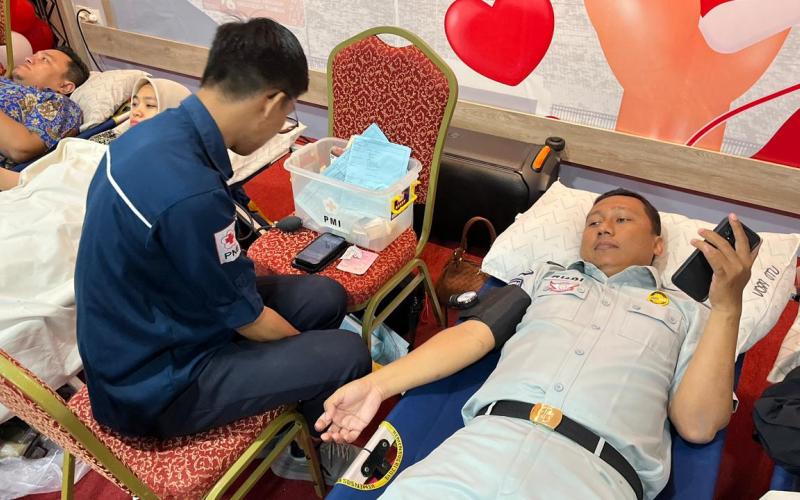 Jasa Raharja Bengkulu Berpartisipasi dalam Kegiatan Donor Darah HUT OJK ke-14