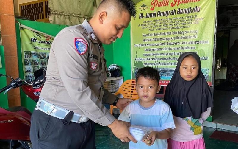 Ditlantas Polda Bengkulu Salurkan Sembako ke Panti Asuhan Al Jamii Anugerah