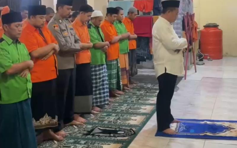 Ramadhan Penuh Kepedulian, Dit Tahti Polda Bengkulu Bagikan Takjil dan Pererat Kebersamaan