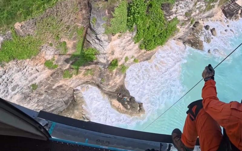 Misi Pertama FINNS Search & Rescue Berhasil Evakuasi Darurat Dua Warga Australia dari Sumba Terpencil