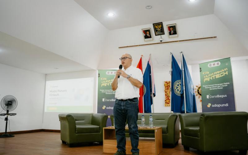 Masih Maraknya Pinjol Ilegal, Adapundi Berikan Literasi dan Inklusi Keuangan pada Mahasiswa dan UMKM di Bali