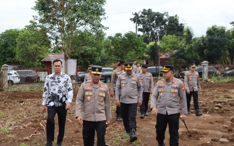 Kapolda Bengkulu Cek Kesiapan Lahan Pembangunan Polsek Kota Arga Makmur dan Gedung Satpas