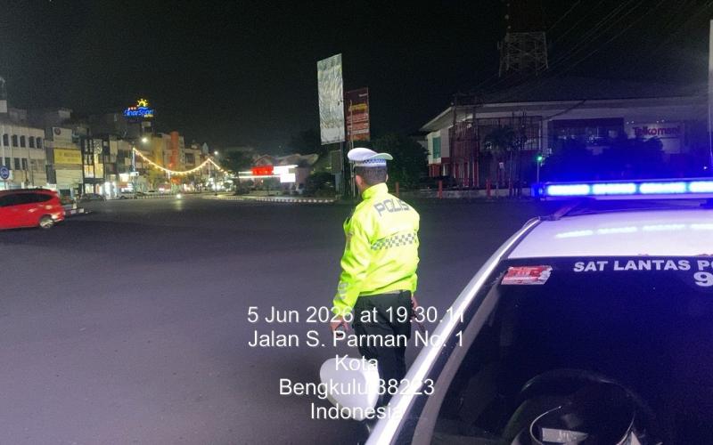 Jaga Kamseltibcarlantas, Satlantas Polresta Bengkulu Intensifkan Blue Light Patrol