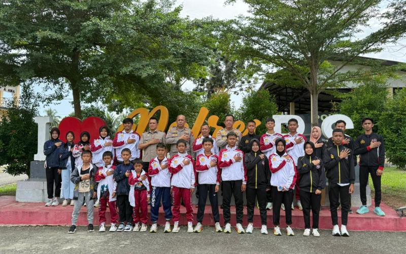 Kapolres Bengkulu Selatan Lepas Atlet INKANAS Berlaga di Piala Presiden Karate di Lampung