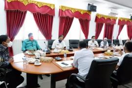 Bupati BU Rakor Persiapan Kedatangan Bantuan Alat PCR