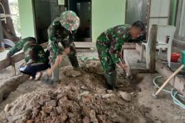 Satgas TMMD ke 112 Renovasi Sarana MCK Masjid Al Ikhlas