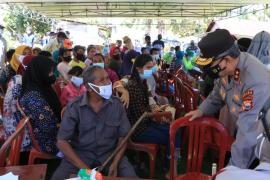 Kapolda Bengkulu Tinjau Serbuan Vaksinasi di Seluma