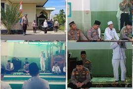 Berikan Rasa Aman, Polsek Muara Bangkahulu Laksanakn Pengamanan Salat Jumat dan Jumat Curhat Bersama Kapolresta